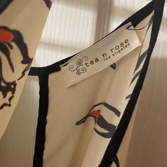 Beautiful Tea n Rose dress - Picture 4 of 5